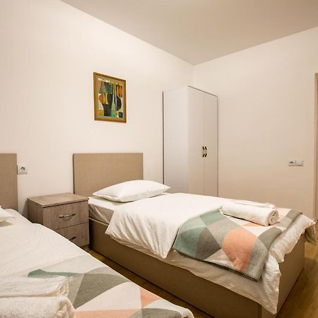 Manoni Ratiani'S Guesthouse Mestia Buitenkant foto