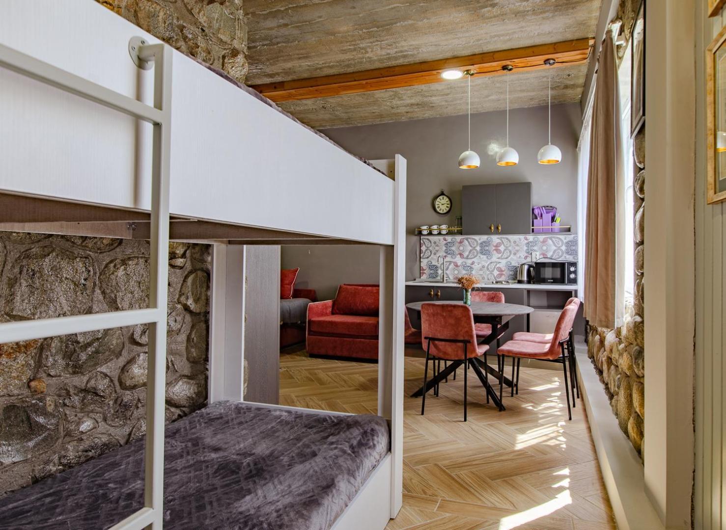 Manoni Ratiani'S Guesthouse Mestia Buitenkant foto